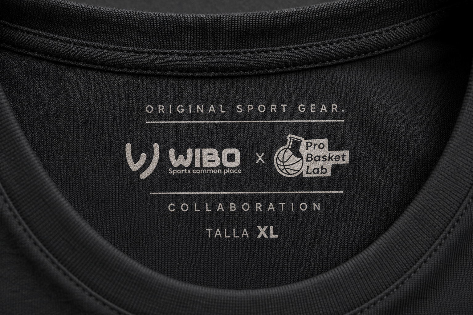 Etiqueta interior de camiseta con colaboración WIBO x ProBasketLab